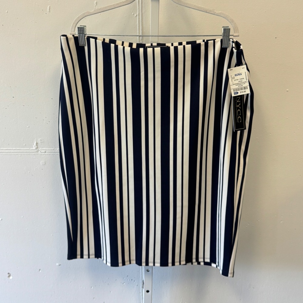 NWT NYCC New York Clothing Co Navy White Striped Pencil Skirt XL Stretch Knee
